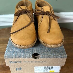 Born New Sz 8.5 Leather Shoes